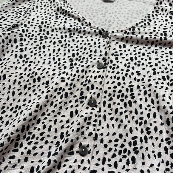 Reitmans Pink Animal Print Tie-Front Blouse | Button-Up 3/4 Sleeve Top - Picture 3 of 6